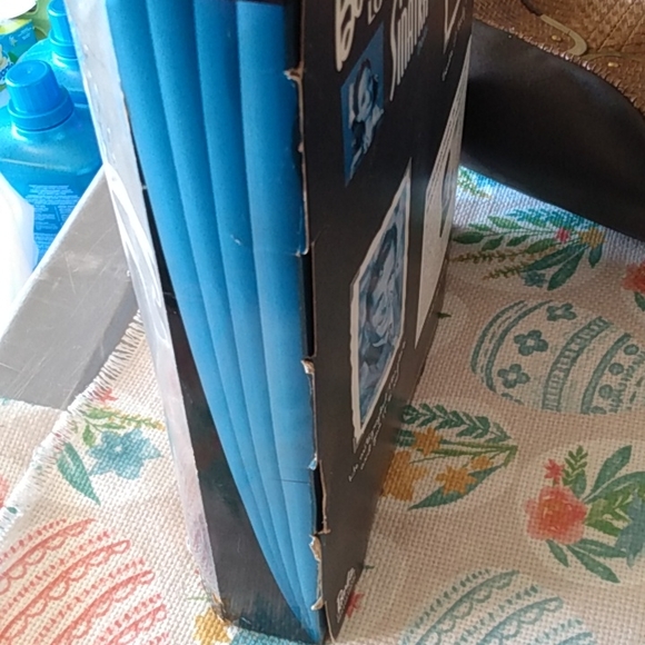 BNIB display Barbie Loves Frank Sinatra doll set. - Picture 7 of 9